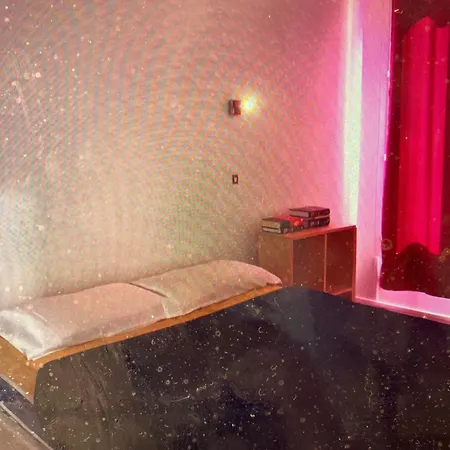 Ensoleille, Calme Rue Jonquoy, 14e Arrondissement * Paris